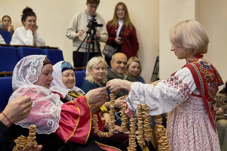 В Московском областном филиале Президентской академии в Красногорске прошёл первый этнокультурный форум «Россия — симфония народов!»