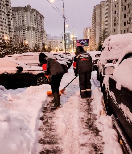 Зима в Красногорске выдалась снежной: городские службы ежедневно проводят уборку снега в круглосуточном режиме