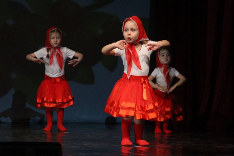 Весенний праздник в Доме культуры «Луч»