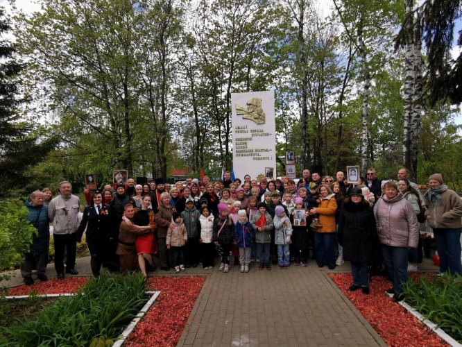 В Путилково прошел торжественный митинг у памятника героям Великой Отечественной войны