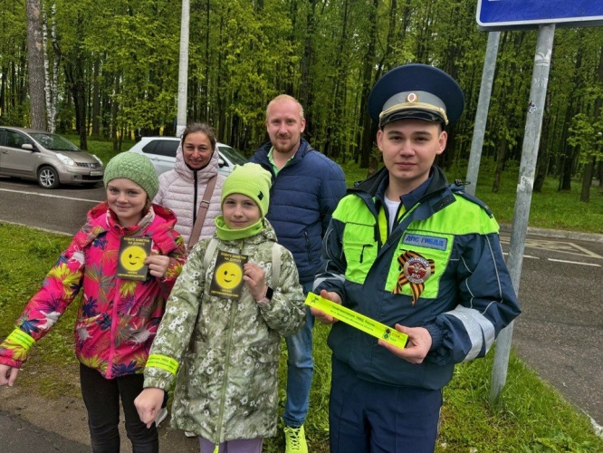 Сотрудники Госавтоинспекции красногорска напомнили посетителям парков о правилах безопасности при использовании средств индивидуальной мобильности