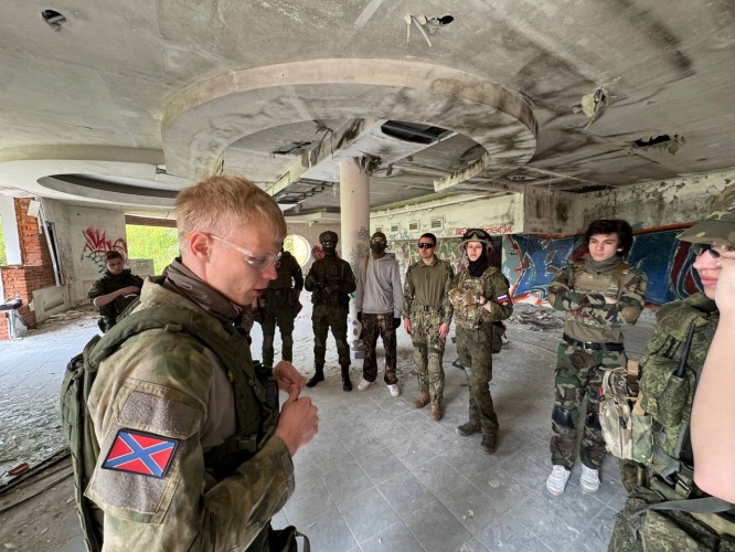 Военно-исторический центр «Искатель» провел учебно-практическую тактическую игру с использованием страйкбольных приводов