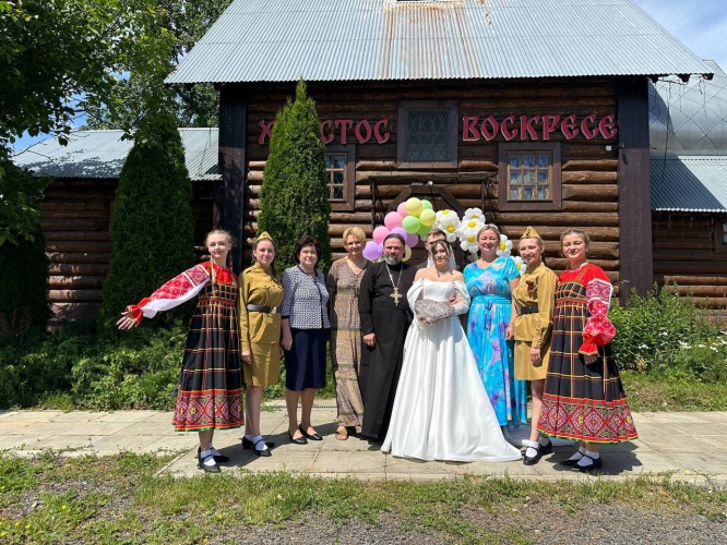 В деревне Козино проходит празднование Дня семьи, любви и верности