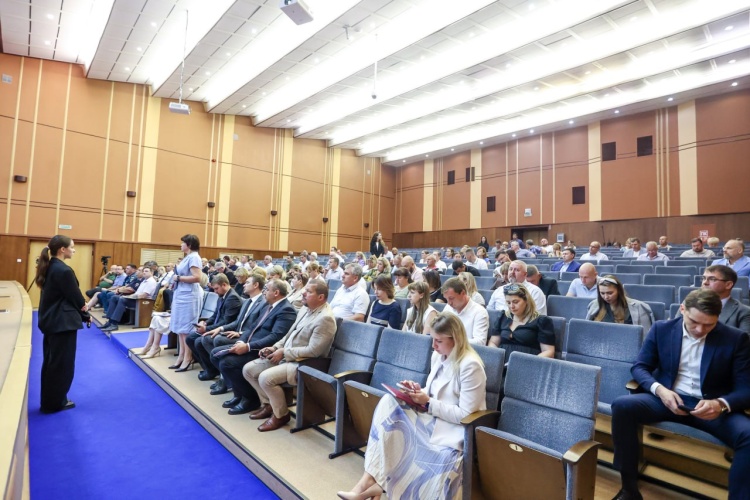 Дмитрий Волков провёл расширенное оперативное совещание