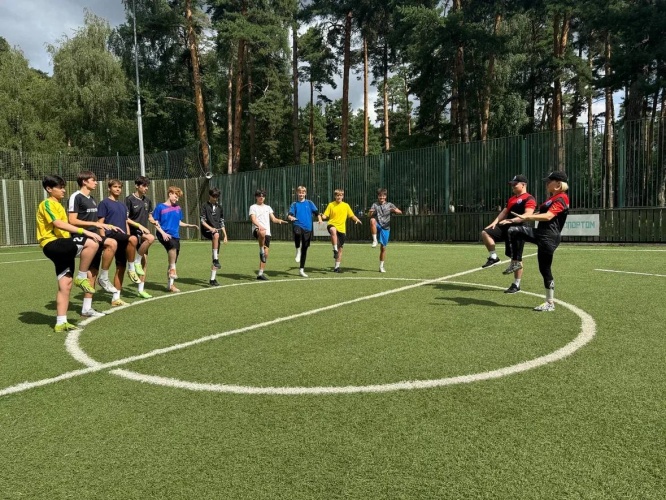 В детском городке «Сказочный» проходит фестиваль спорта «Победа», приуроченный ко Дню физкультурника