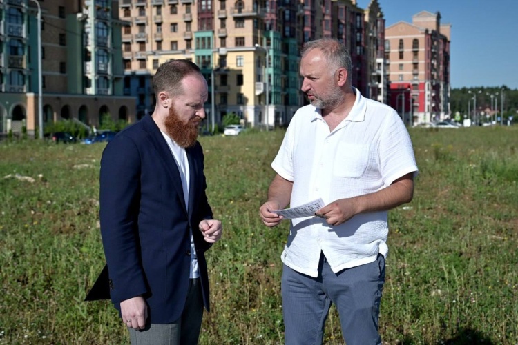 Депутат проверил работу автобуса 13К в жилом комплексе «Митино О2»