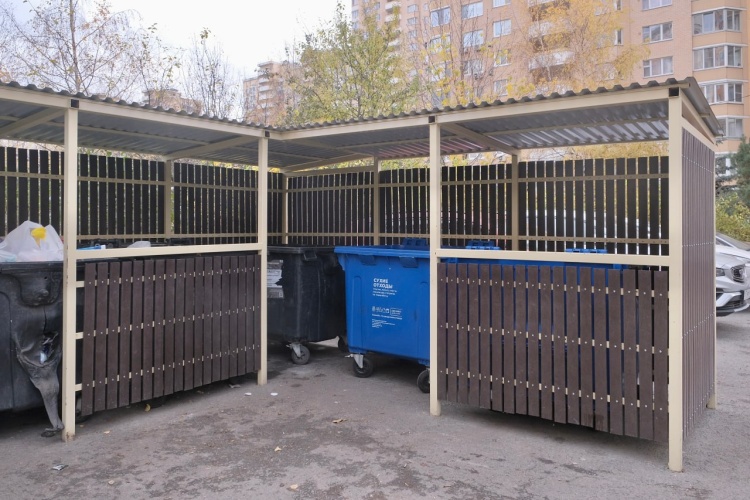 В Красногорске продолжается модернизация контейнерных площадок