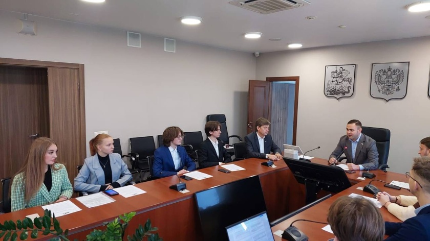 В администрации Красногорска прошло второе заседание Молодёжного парламента при Совете депутатов муниципалитета 