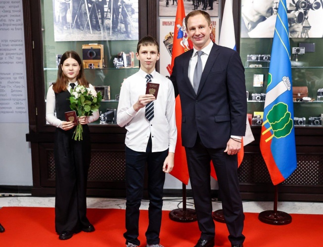 Восемь юных жителей Красногорска получили свои первые паспорта