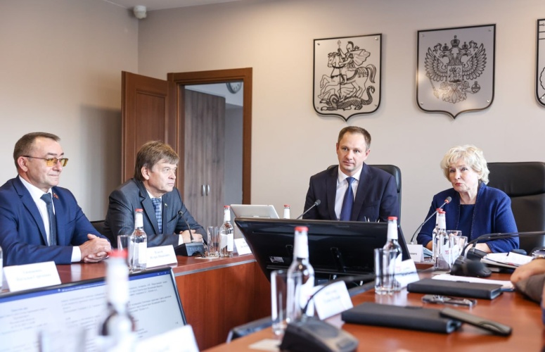 Глава городского округа Красногорск и депутат Московской областной Думы приняли участие в заседании Совета депутатов