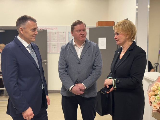 Депутат Мособлдумы Роман Володин посетил детские школы искусств Красногорска