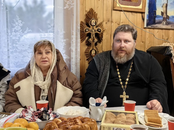 В Нахабино состоялась служба, на которую были приглашены родственники и вдовы участников СВО