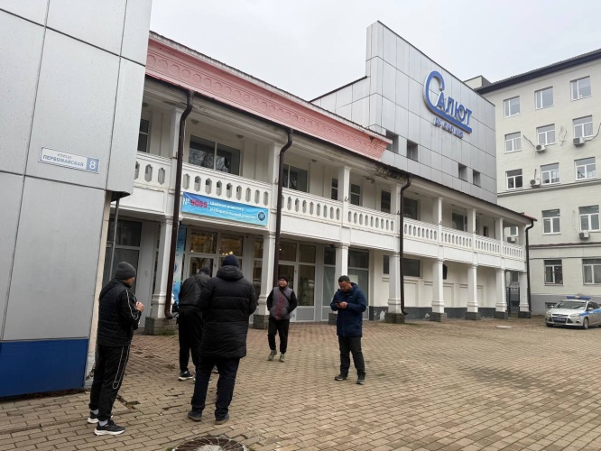 В Красногорске в ДК «Салют» проходят досрочные выборы депутатов Жогорку Кенеша (парламента) Кыргызской Республики