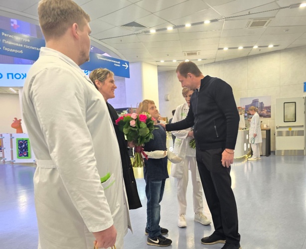 Дмитрий Волков навестил мальчика Глеба