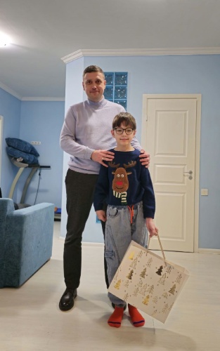 В Красногорске продолжается благотворительная акция «Ёлка желаний»