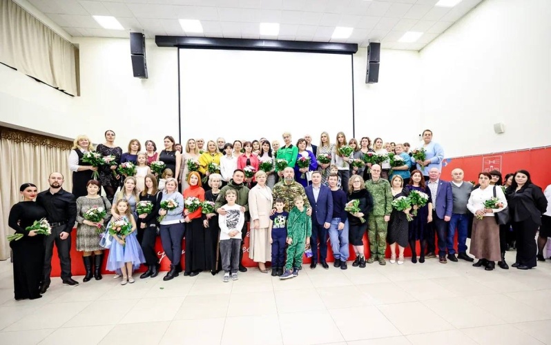 Почти 50 семей участников СВО поздравили с Новым годом в Красногорске