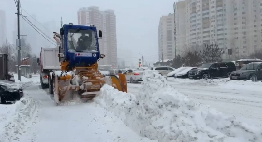 «Золотые руки» помощника в борьбе со снегом