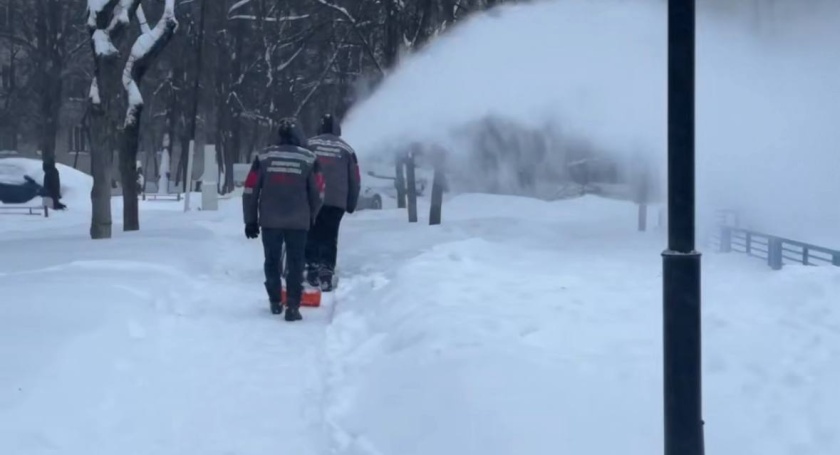 Работы по уборке снега в Красногорске продолжаются на постоянной основе