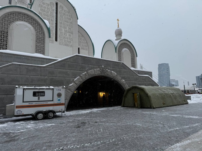 В Красногорске активно готовятся к традиционным крещенским купаниям. Для удобства посетителей оборудуют отапливаемые раздевалки