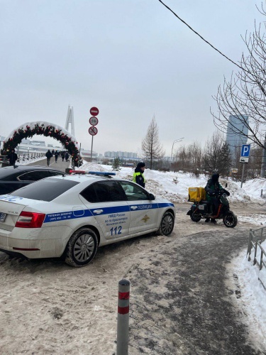 Пешеходный мост – для пешеходов!