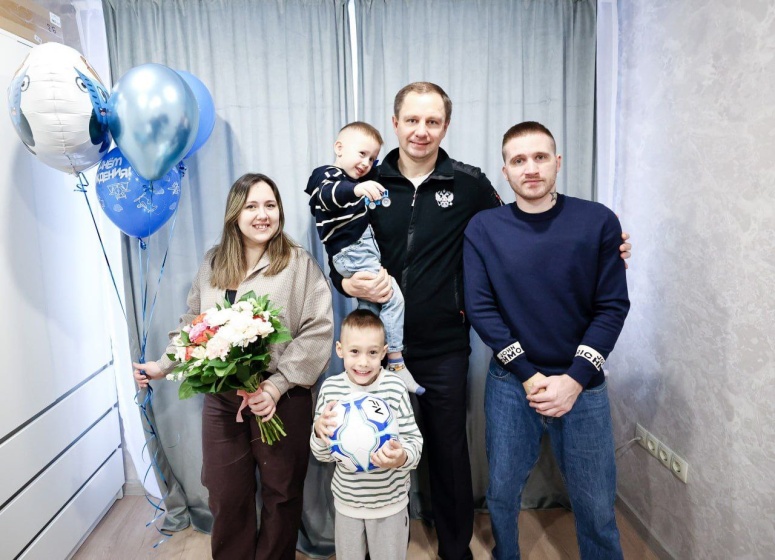 Дмитрий Волков навестил семью Героя, вернувшегося со спецоперации