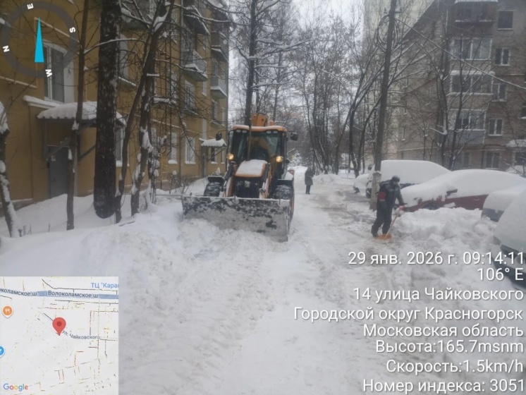 Снегопад не прекращается, как и работа дорожных и коммунальных служб