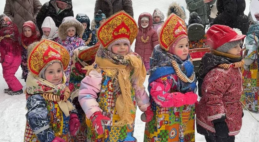 В Красногорске на этой неделе во всех школах и детских садах проходят Масленичные гуляния