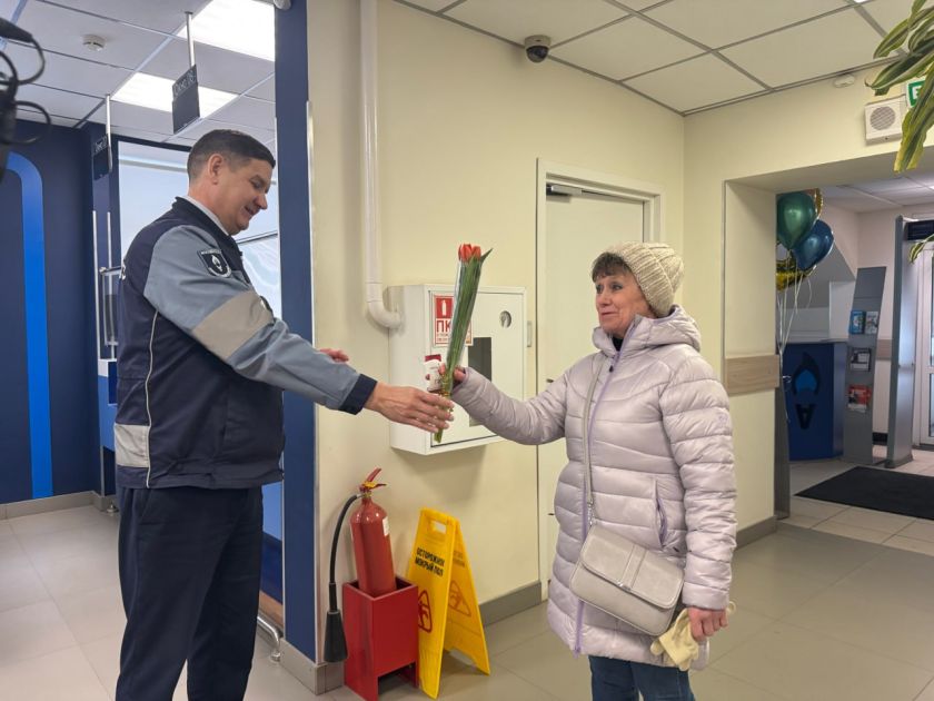 «Мособлгаз» поздравил жительниц Красногорска с 8 Марта!