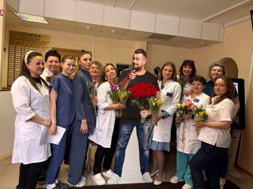 В амбулатории Красногорска женщин с 8 Марта поздравили с помощью Сергея Жукова
