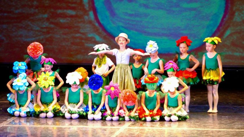 Во Дворце культуры «Подмосковье» состоялся традиционный праздничный концерт «Подарок маме», приуроченный к Международному женскому дню