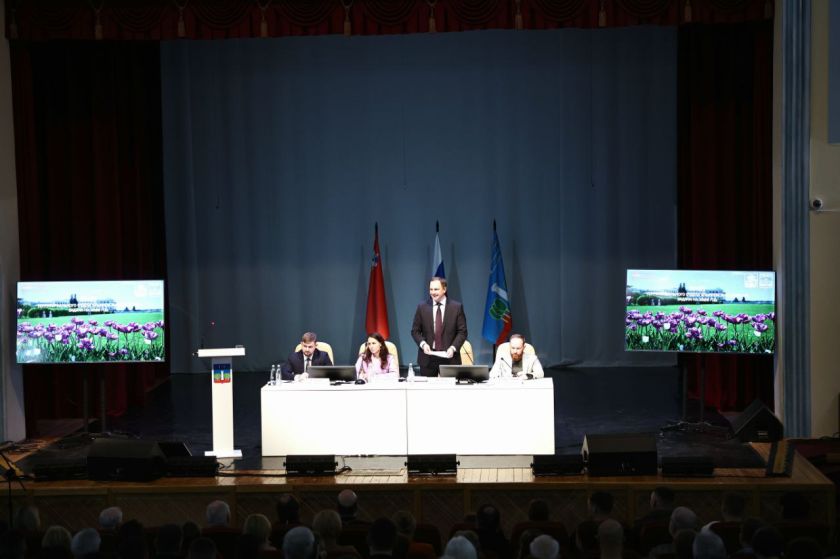 Дмитрий Волков открыл сезон отчетов начальников территорий в Петрово-Дальнем