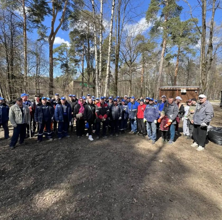Сотрудники компании «Водоканал «Павшино» и Дворца культуры «Подмосковье» приняли участие во Всероссийском субботнике в Красногорске, на территории у «Зеленого театра» в Городском парке