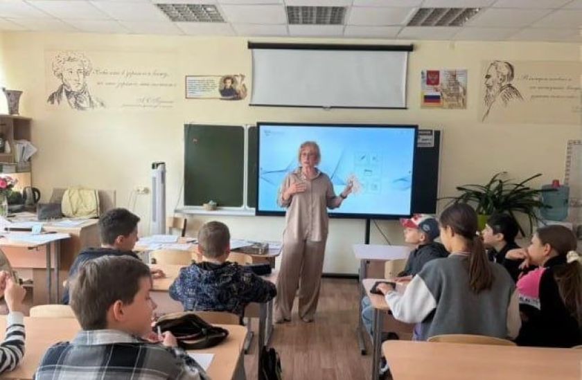 В красногорских школах стартовал проект «Умные каникулы», благодаря которому учащиеся 2-8 и 10 классов смогут весело и интересно провести время и приобрести новые знания и умения