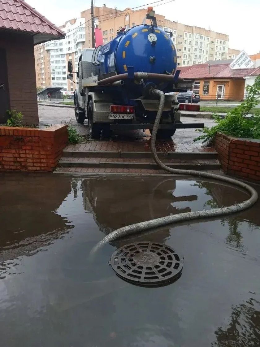 В Красногорске продолжаются работы по устранению подтоплений, возникших после обильных осадков