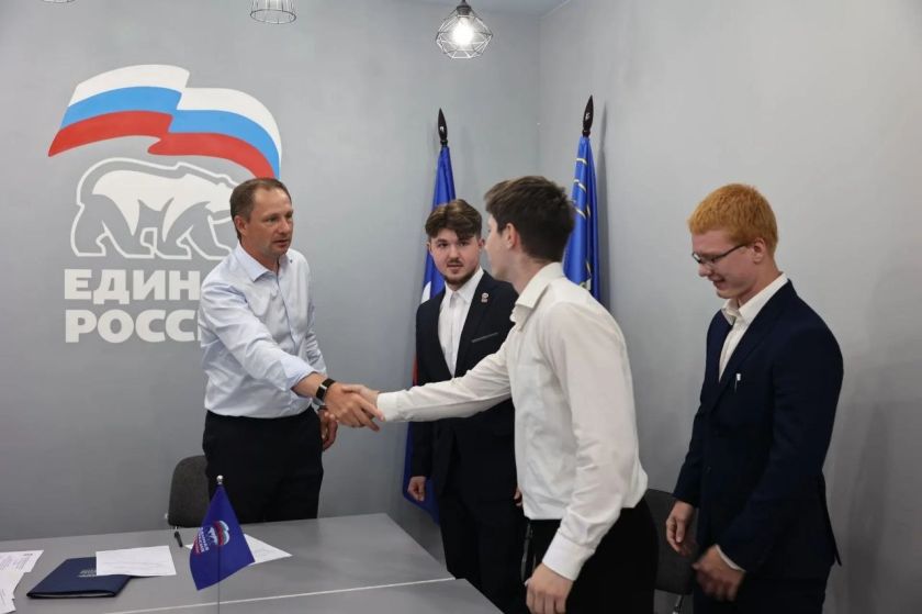 Дмитрий Волков провел прием жителей в местном отделении «Единой России»