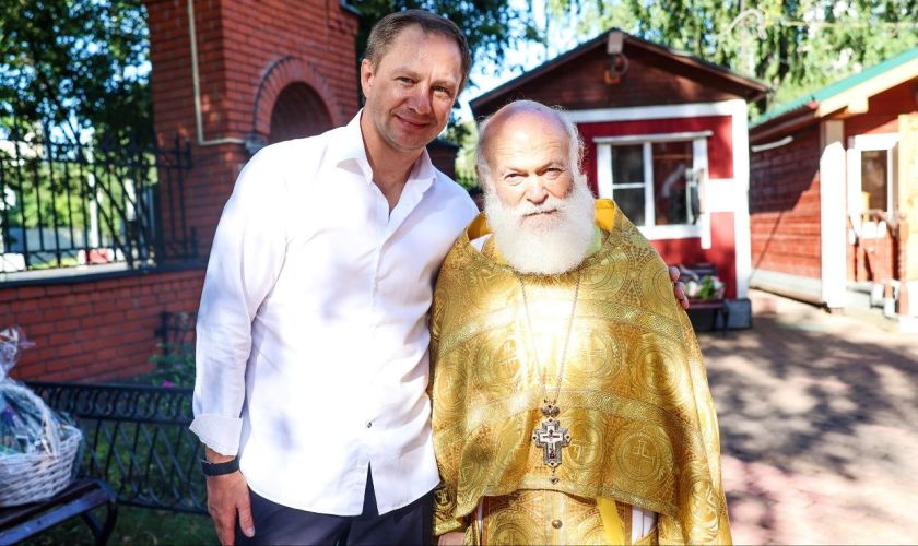 Дмитрий Волков поздравил протоиерея Константина Островского с 75-летним юбилеем
