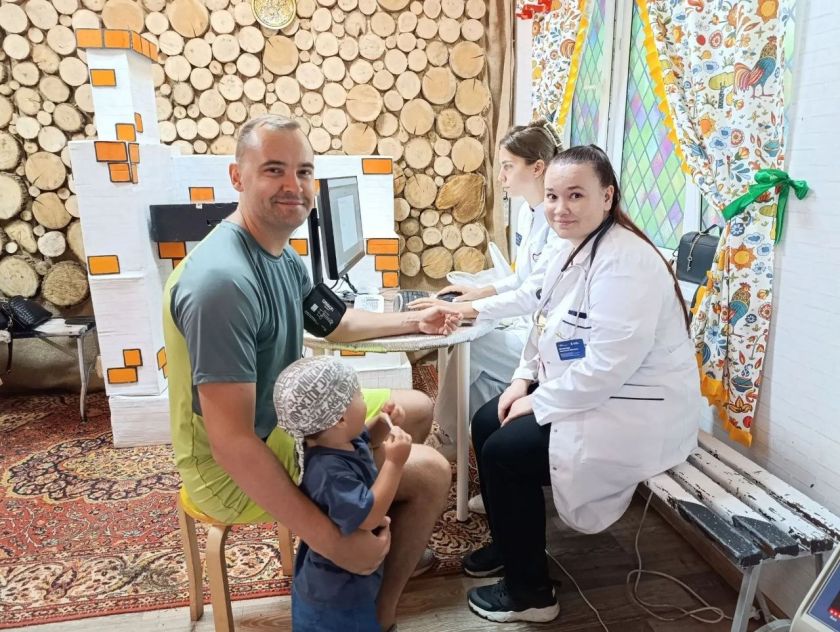 Врачи Красногорской клинической больницы приняли участие в Дне физкультурника