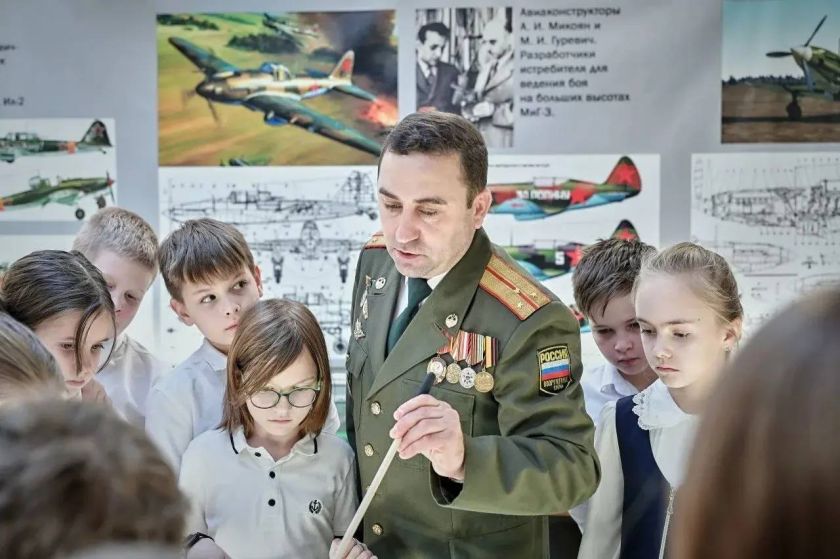 Герои неба