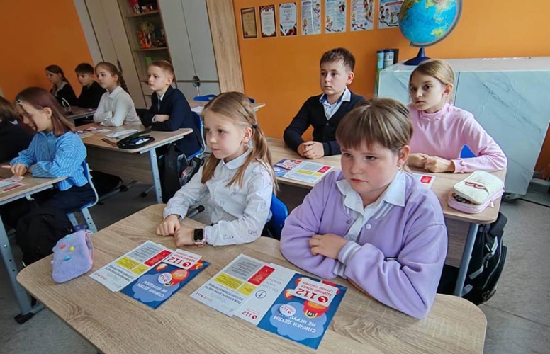 Оператор Службы 112 Подмосковья провёл открытый урок для школьников