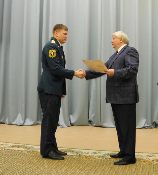 Красногорских пожарных поздравили с праздником