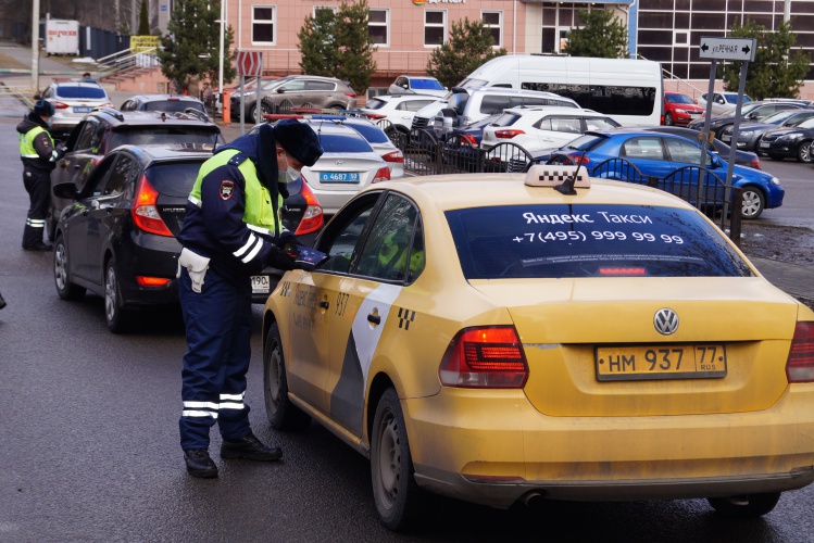 Красногорские автоинспекторы провели рейд «Маленький пассажир – большая ответственность»
