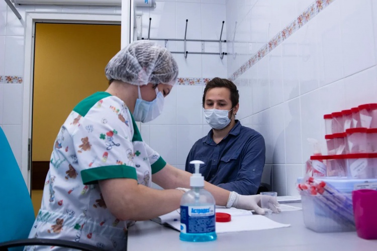Красногорцам напоминают об обязательных тестах на коронавирус при возвращении из-за границы