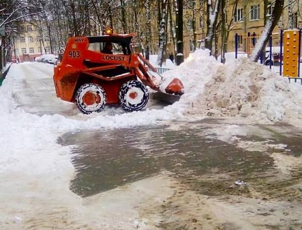 В Красногорске управляющие компании борются с рекордным снегопадом