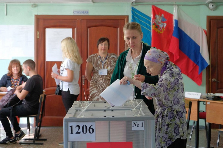 На 12:00 явка на выборах в Красногорске составила 7,4% избирателей