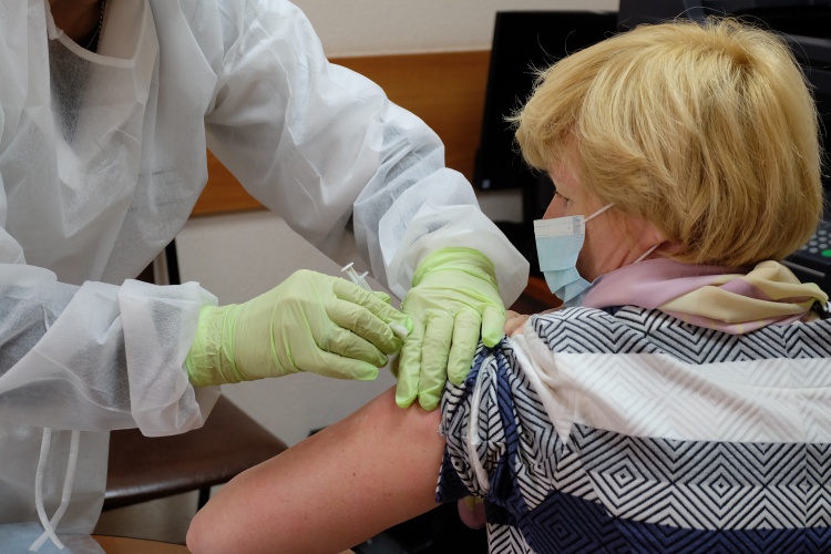 Прививку от гриппа сделали уже свыше 45600 красногорцев