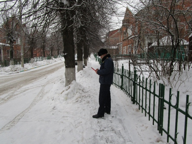 Госадмтехнадзор проверили зимнюю уборку внутридворовых территорий Ленинского района