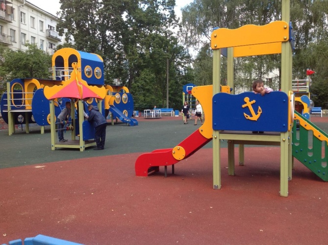 Витушева: В Подмосковье выросла обеспеченность жителей  детскими площадками