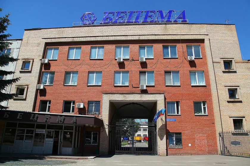Алексей Спасский проверил соблюдение мер COVID-безопасности на заводе «Бецема»