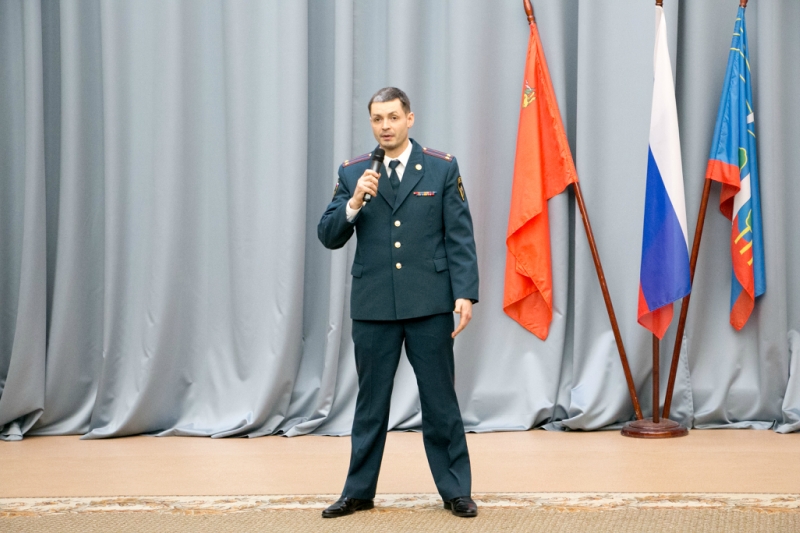 Михаил Сапунов поздравил красногорских спасателей с профессиональным праздником