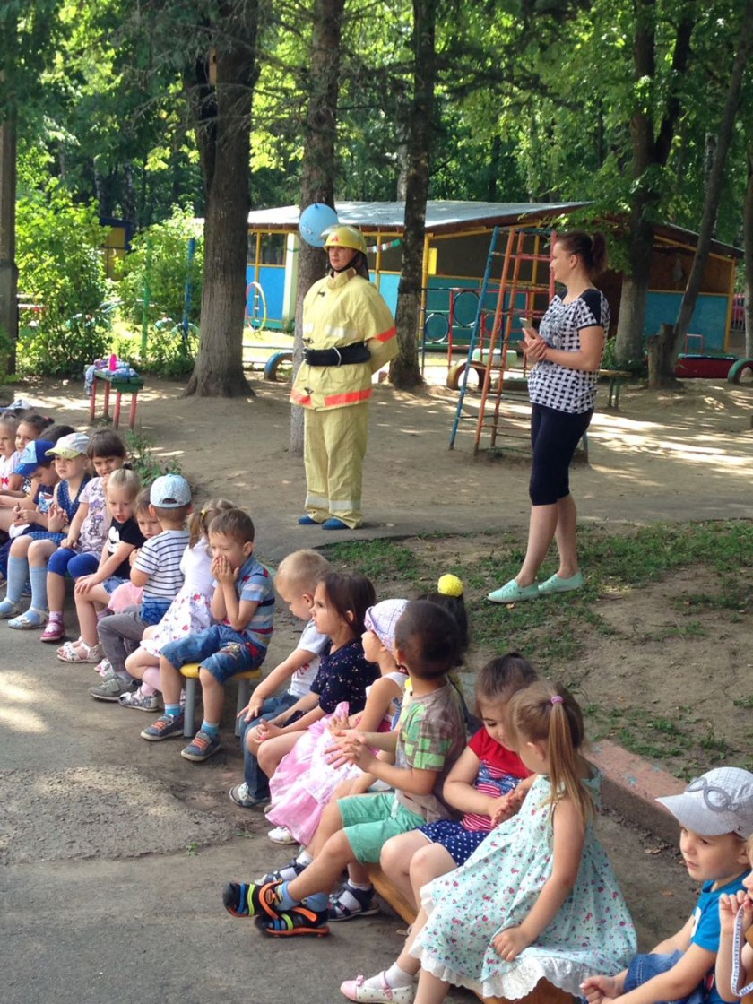 «Детям об огне»: сотрудники Красногорского ВДПО  провели занятие в детском саду № 14